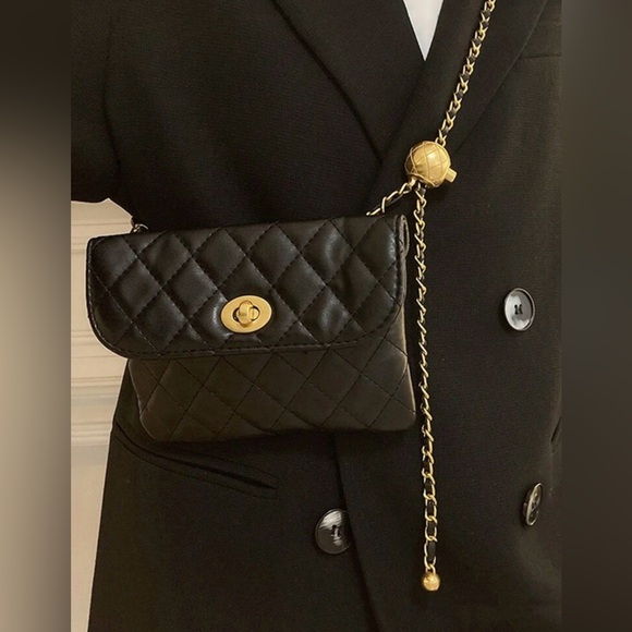 (Large) Luxe Quilted Fanny Pack Purse - Picture 4 of 4